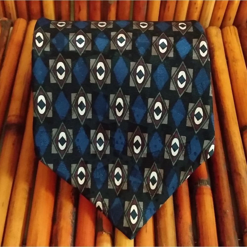 EUC KARL LAGERFELD Black w/Geometric Patterns & Blue Diamonds 100% Silk Tie